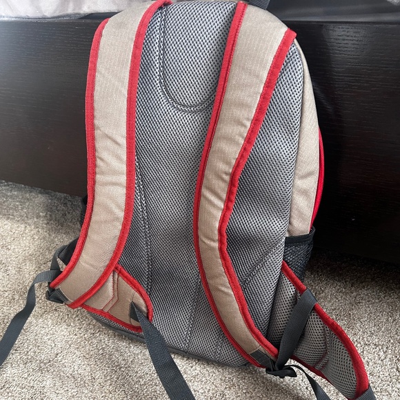 Hiking backpack - Picture 3 of 3